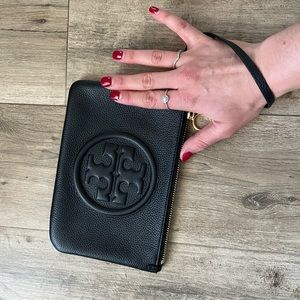 Tory Burch black Perry Bombe wristlet with gold zipper NEW NEVER USED